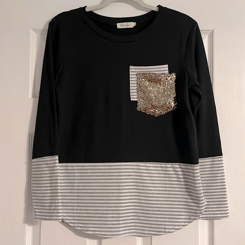 Boutique top Size Small